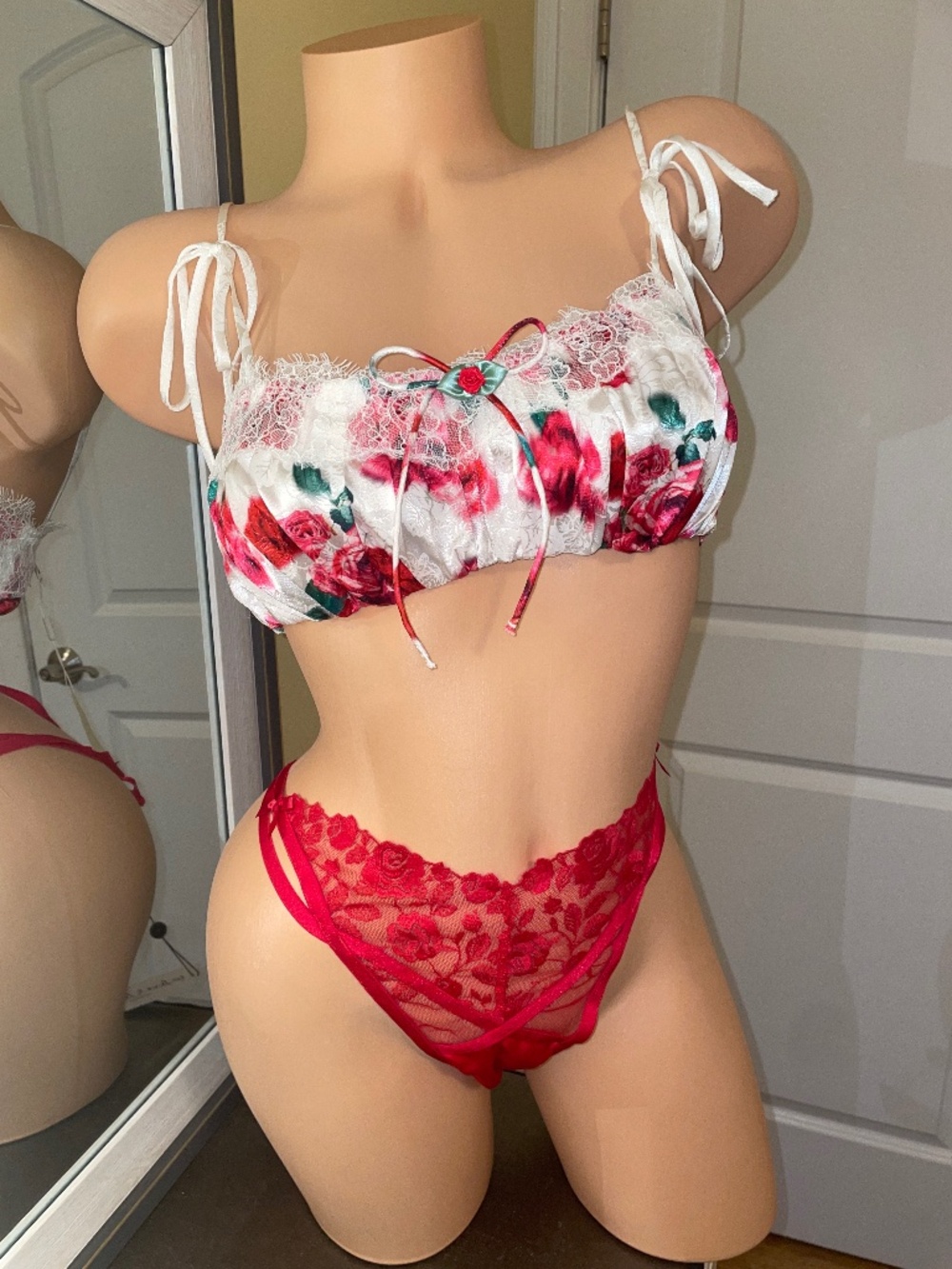 For Love & Lemons Carol Bralette & Red Rose Embroidered Thong L/XL- NWT